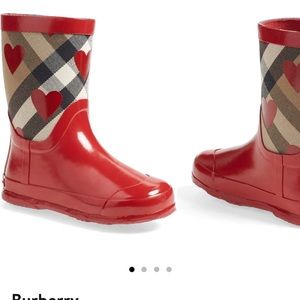 Burberry kids heart print rubber rain boot